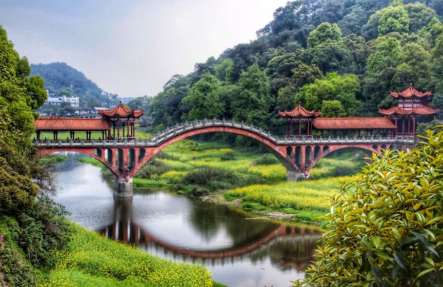 A very scenic bridge between the mountains